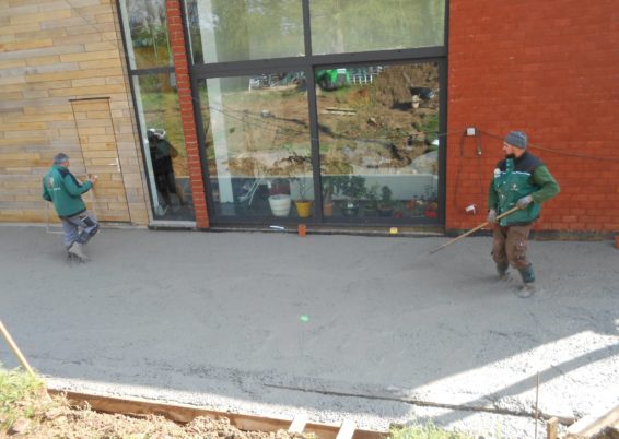 Réalisation d'une terrasse en pierre de taille 60/60