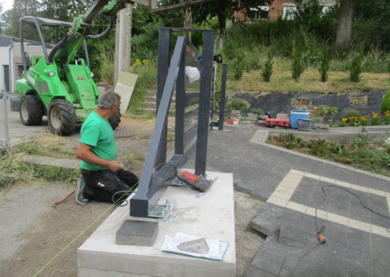 Installation d'un portail autoportant motorisé