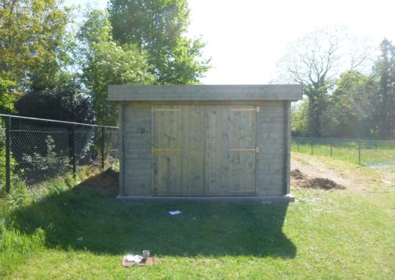 Installation d'un chalet de jardin