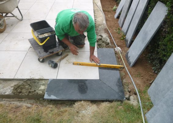 Construction d'une terrasse surélevée à Plainevaux