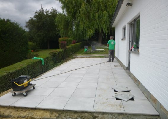 Construction d'une terrasse surélevée à Plainevaux