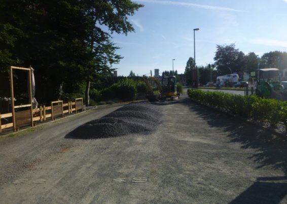 Rectification de l'empierrement du parking à Boncelles.