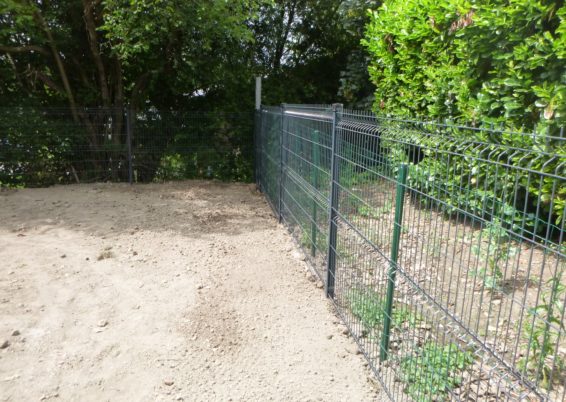 Placement d'une clôture rigide autour d'une propriété à aywaille.