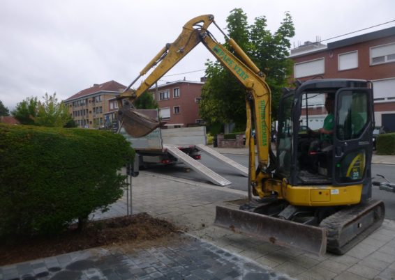 Remplacement d'une haie par une clôture zenturo de betafence et petite palissades.