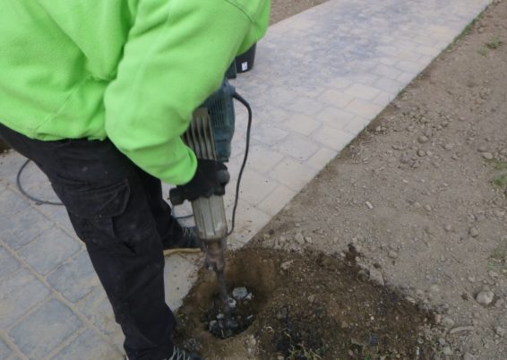 Placement d'une clôture rigide autour d'une propriété à Aywaille.