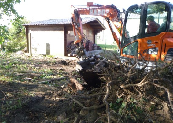 Réaménagement complet d'un jardin à Horion-Hozémont.