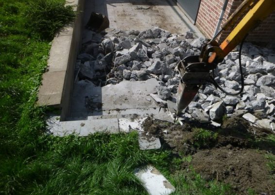 Aménagement complet d'un jardin et son accès à Horion-Hozémont. 

Création d'une nouvelle terra...