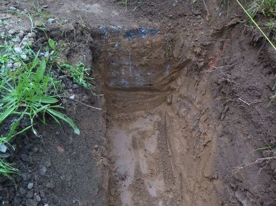 Réalisation d'une petit mur de retenue de terre en palissades béton de chez MARLUX....