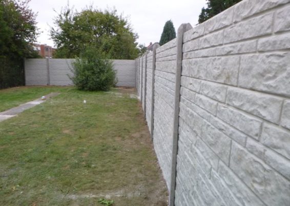 Remplacement des clôtures autour d'un jardin à Alleur. 

Sécurisation en placent une palissade de...