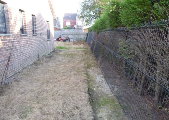 Sécurisation des abords d'une maison à Herve avec la pose de clôtures rigide BETAFENCE et portail...