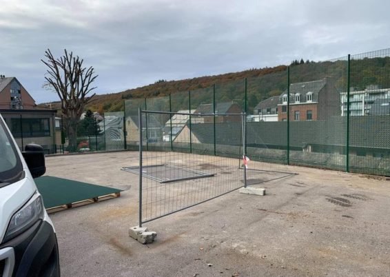 Placement d'une clôture de haute sécurité dans une école à Spa.

Clôture BETAFENCE SECURIFORT ...