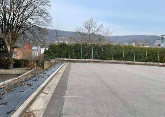 Placement d'une clôture de haute sécurité dans une école à Spa.

Clôture BETAFENCE SECURIFORT ...