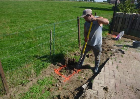 Un chantier qui est terminé.
Réaménagement des abords d'une maison à Fexhe le haut clocher.

Rem...