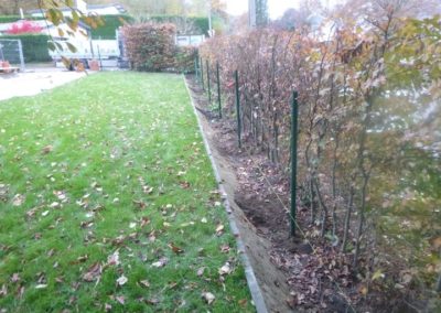 Fourniture et installation d'une clôture souple de 1.5 mètres de hauteur autour d'un jardin fortem...