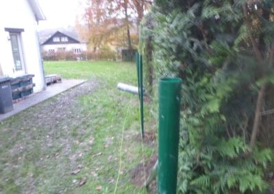 Fourniture et installation d'une clôture souple de 1.5 mètres de hauteur autour d'un jardin fortem...
