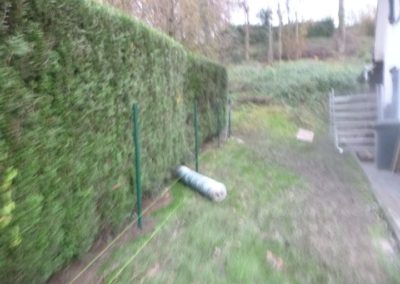 Fourniture et installation d'une clôture souple de 1.5 mètres de hauteur autour d'un jardin fortem...
