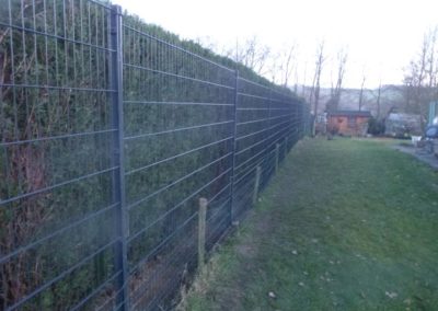 Installation d'une clôture rigide NYLOFORT 2D de chez BETAFENCE.

Sécurisation de la propriété a...