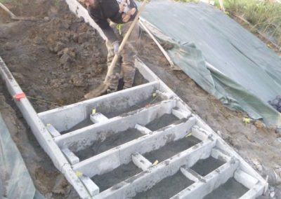 Petit aménagement réalisé dans un jardin. 

Création d'une escalier d'accès à la partie supér...
