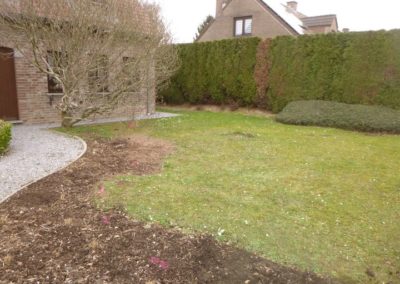 Aménagement d'une petite devanture à Horion-Hozémont.

Changement des plantations pour une entret...