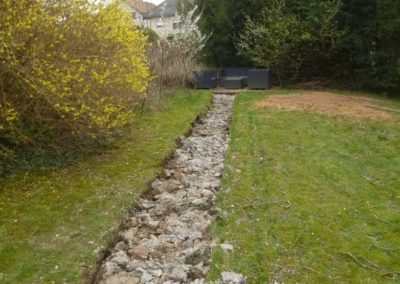 Petits travaux de tailles et de suppression d'un chemin dans un jardin à Boncelles. 

Albert notre ...