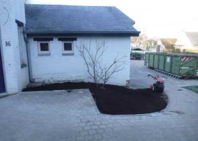 Plantation des abords d'une maison à Esneux....