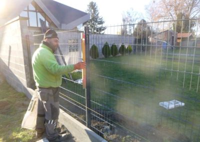 Démolition d'un mur de bloques de béton et remplacement par une clôture rigide de chez BETAFENCE ...