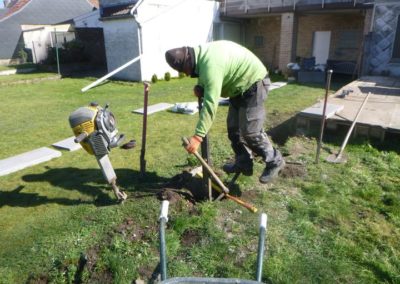 Démolition d'un mur de bloques de béton et remplacement par une clôture rigide de chez BETAFENCE ...