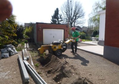 hop hop hop, encore un petit chantier qui ce termine avec succès.

Remplacement d'une haie pour une...