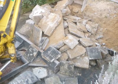 Réfection d'une allée de garage à Grâce-Hollogne.

Pose de pavés MARLUX 15/15 clinkers....