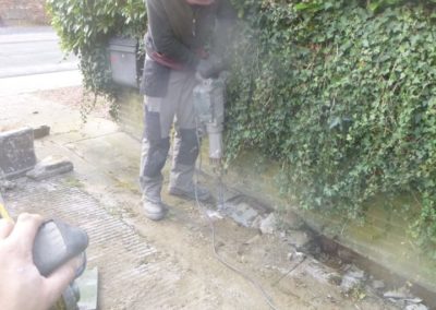 Réfection d'une allée de garage à Grâce-Hollogne.

Pose de pavés MARLUX 15/15 clinkers....