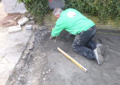 Réfection d'une allée de garage à Grâce-Hollogne.

Pose de pavés MARLUX 15/15 clinkers....