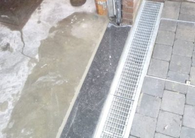 Réfection d'une allée de garage à Grâce-Hollogne.

Pose de pavés MARLUX 15/15 clinkers....