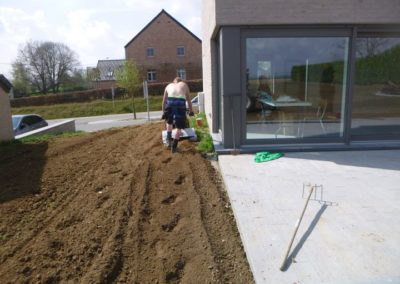 Nouvel construction à Waremme.

Création d'un jardin.

Placement de clôtures rigides et portail d...