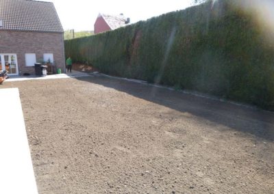 Pour bien terminer la semaine, réalisation d'une pelouse en rouleaux autour d'une piscine.

Si vous...