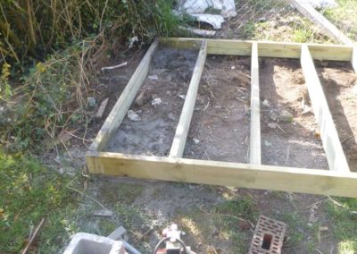 Fin de semaine chargée: 

Remplacement d'un petit chalet de jardin qui a fait son temps pour un nou...