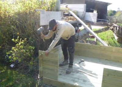 Fin de semaine chargée: 

Remplacement d'un petit chalet de jardin qui a fait son temps pour un nou...