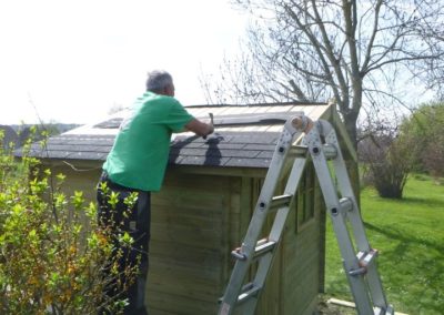 Fin de semaine chargée: 

Remplacement d'un petit chalet de jardin qui a fait son temps pour un nou...