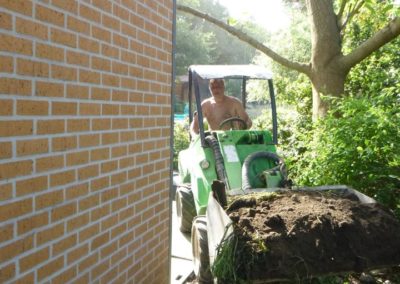 On termine la semaine en beauté, par une superbe pelouse en rouleaux. 

En deux petites journées, ...