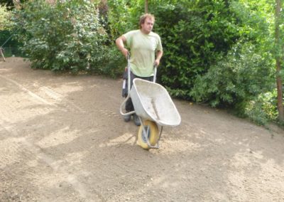 On termine la semaine en beauté, par une superbe pelouse en rouleaux. 

En deux petites journées, ...