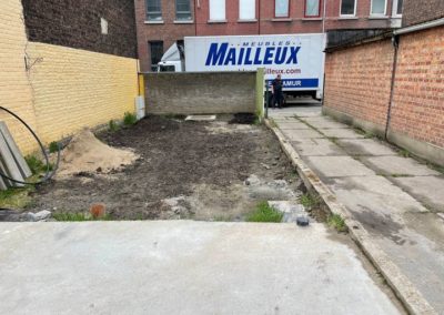 Aménagement d'un petit jardin à Angleur.

- Placement d'une palissade en composite.
- Mise à nive...