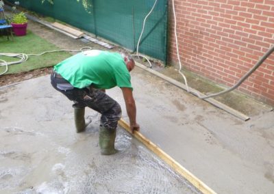 Réfection d'une terrasse avec des pavés céramiques 60/60 cm.

Réalisation d'un empierrement le l...
