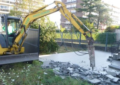 Encore une de terminée.

Réalisation d'une nouvelle terrasse en pavés céramique 60/60, sans oubl...