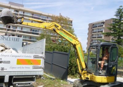 Encore une de terminée.

Réalisation d'une nouvelle terrasse en pavés céramique 60/60, sans oubl...