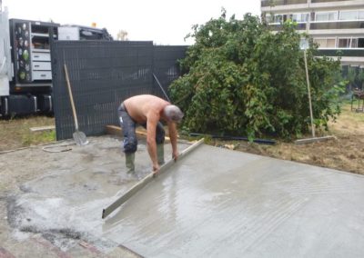 Encore une de terminée.

Réalisation d'une nouvelle terrasse en pavés céramique 60/60, sans oubl...