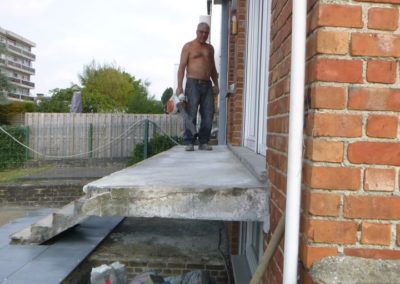 Encore une de terminée.

Réalisation d'une nouvelle terrasse en pavés céramique 60/60, sans oubl...