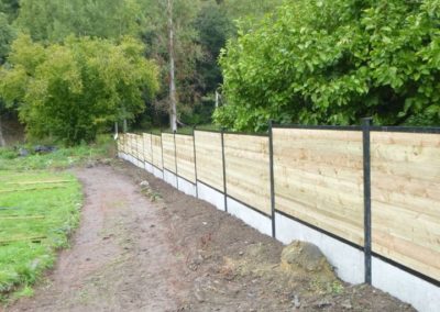 Après les inondations de juillet 2021, on poursuit la remise en ordre des jardins.Réalisation d'...