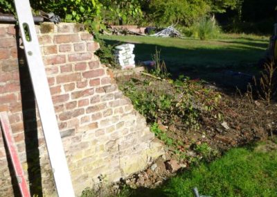 Après les inondations de juillet 2021, on poursuit la remise en ordre des jardins.

Réalisation d'...