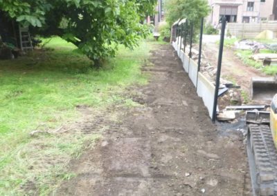 Après les inondations de juillet 2021, on poursuit la remise en ordre des jardins.

Réalisation d'...