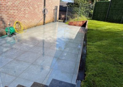 Une belle terrasse en céramique 60/60 posés sur chape de béton armée. 

Petit retour sur une de ...