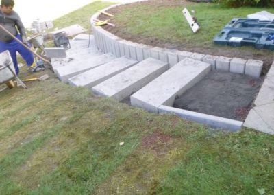 Remplacement d'un escalier et muret en bois devenu très dangereux par un escalier en élément de b...